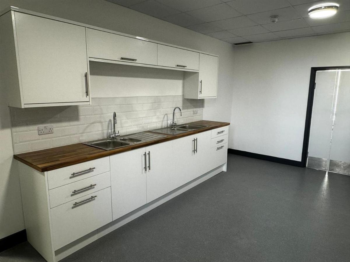 Hostel Marlborough Court
